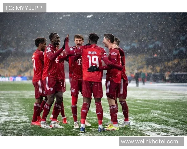 莱万在欧冠赛场表现惊艳10场打入12球稳居射手榜首位